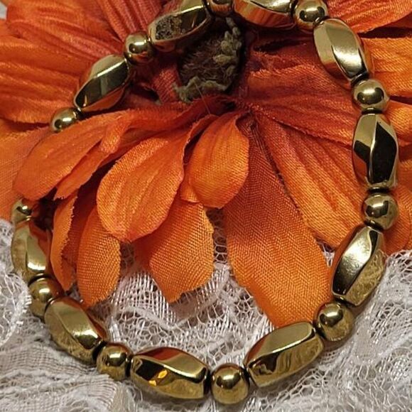 New, not Worn, Golden Plated Hematite Beaded Stretch Bracelet - Picture 6 of 7